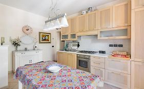 A due passi da Borgo San Giuliano Apartment